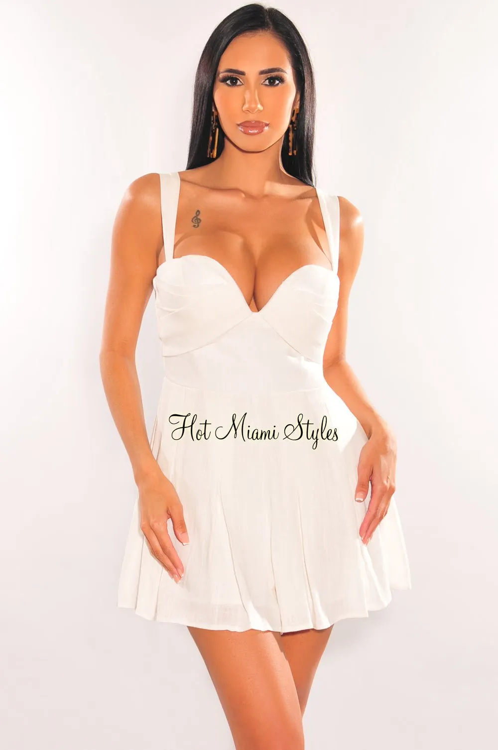 White Linen Padded Sleeveless Sweetheart Romper