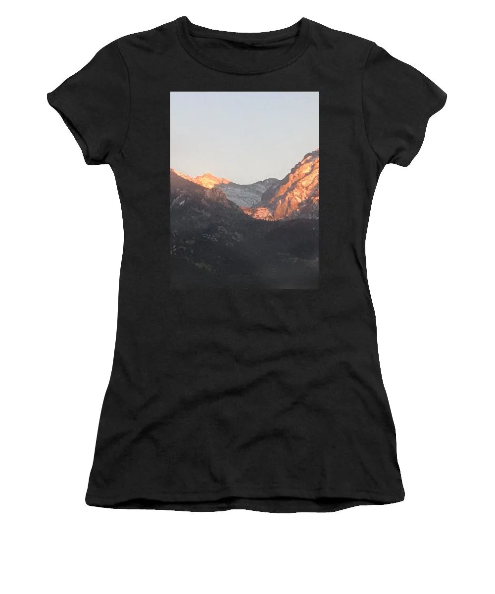 Winter Magic Hour Crestone - Women's T-Shirt