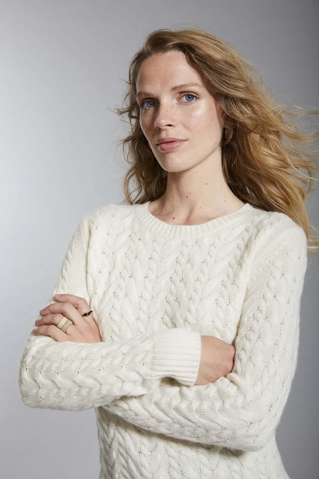 Women's Deep-Textured Cableknit Cashmere Sweater